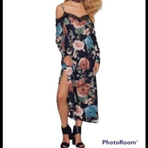 Bardot Floral Lace Trim Cutout Shoulder  Sleeve Side Slit Flowy Maxi/Midi Dress